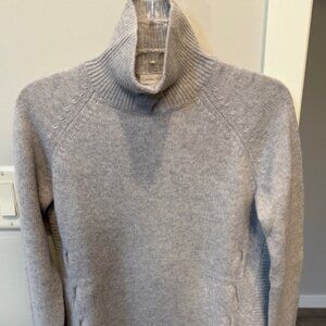 Garnet Hill 100% Cashmere Turtleneck Sweater,  Light Grey - Size Extra Small